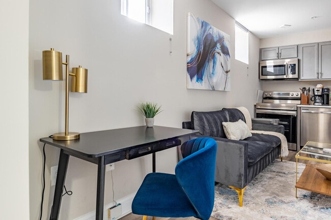 Building Photo - 708 North Carolina Ave SE