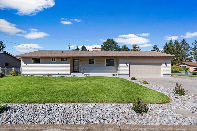 Primary Photo - 219 N Mitchell Dr