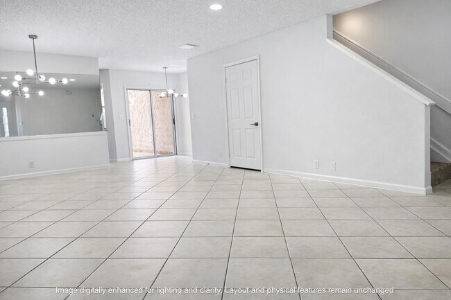 Building Photo - 703 Crosswinds Dr