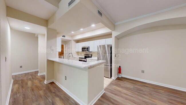 Foto del edificio - 10075 Gate Pkwy N