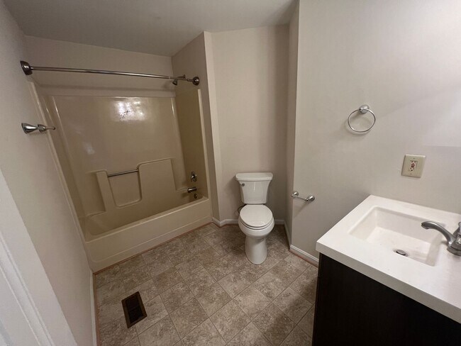 Foto del edificio - Home for Rent in Presidential Lakes