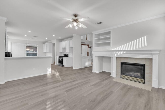 Foto del edificio - 5523 Santa Chase Ln