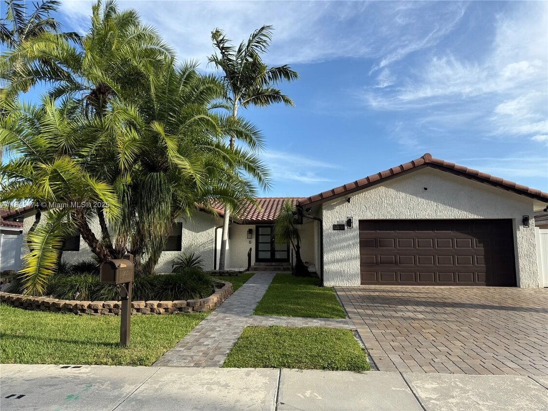 Primary Photo - 12030 SW 92nd St