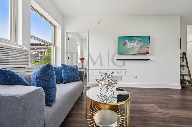 Foto del edificio - Modern & Brand New 1-Bedroom in Andersonvi...