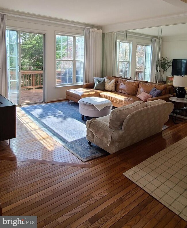 Building Photo - 6137 Manchester Park Cir