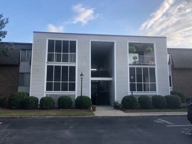 Building Photo - 325 Laurens St SW