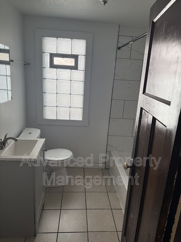 Foto del edificio - 2548 N 51st St