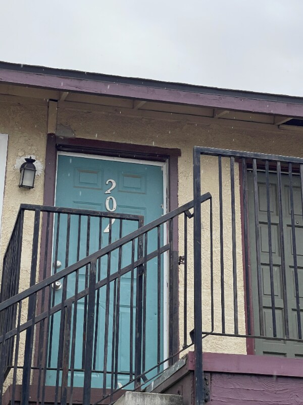 Foto del edificio - 429 S Backer Ave