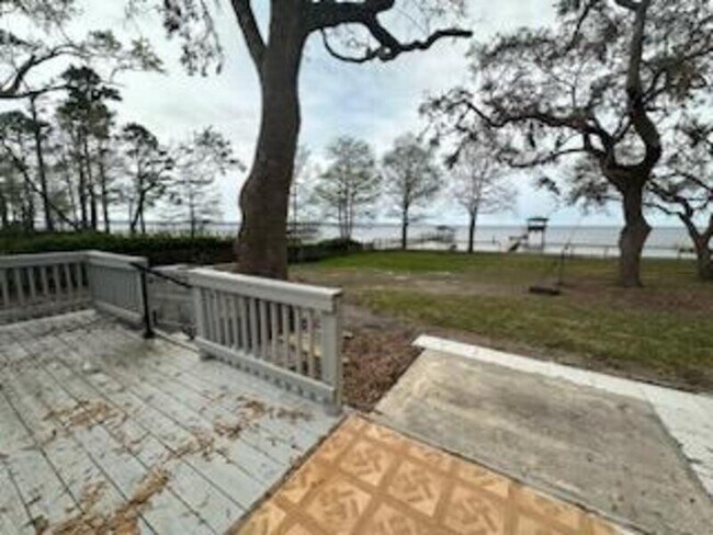 Foto del edificio - 2352 Bay Grove Rd