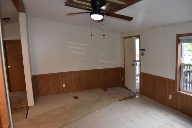 Building Photo - Mobile Home