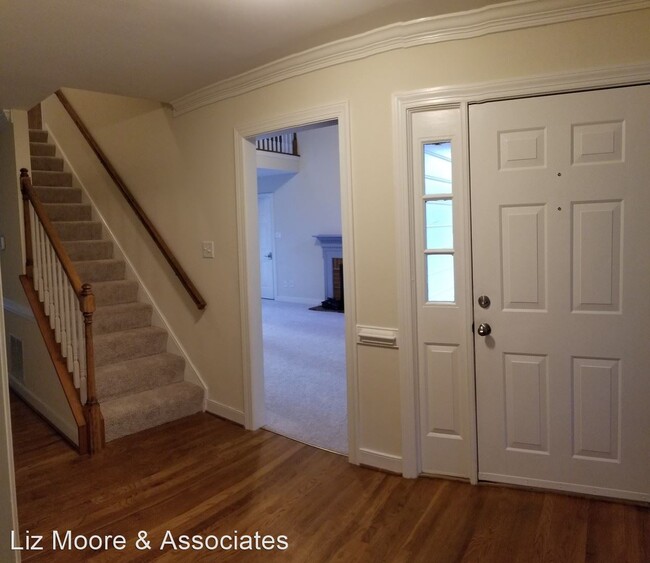 Building Photo - 4 br, 2.5 bath House - 6303 Walnut Bend Drive