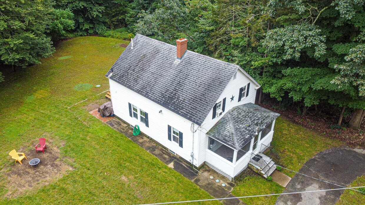 Primary Photo - 104 Linden St
