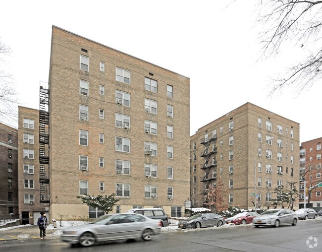 4245 Kissena Blvd, Flushing, NY 11355 Apartments Flushing, NY