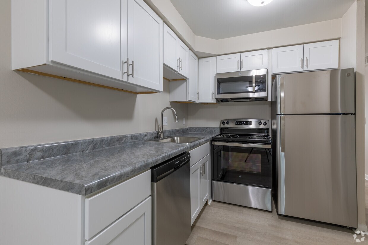 Regency Park Apartments at 28250 Hoover Rd Warren, MI