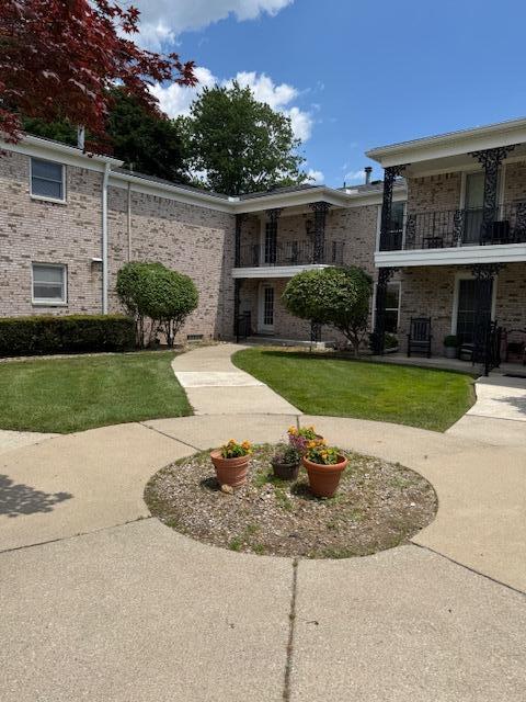 Primary Photo - 24212 E River Rd
