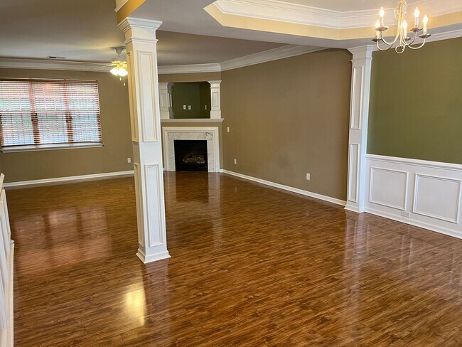 Foto del edificio - Simpsonville, 4bd/2.5ba, 2000+sf
