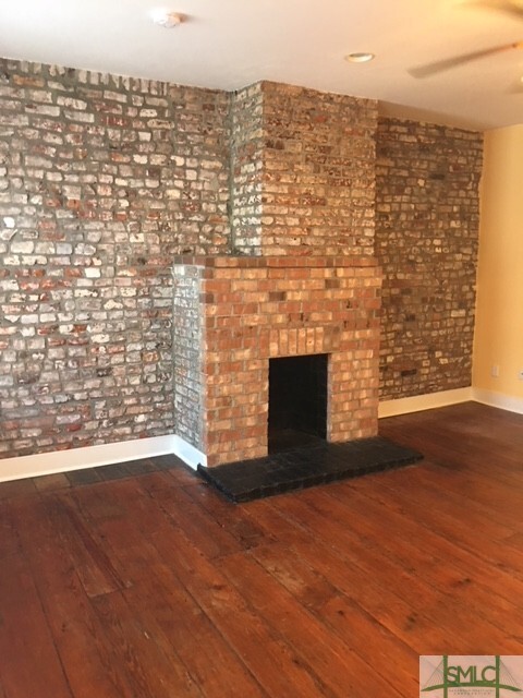 Building Photo - 203 E York St