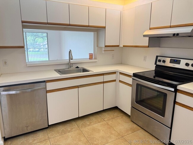 Foto del edificio - 1200 SW 124th Terrace