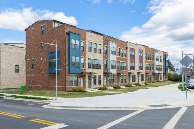 Building Photo - 4772 Towne Square Blvd