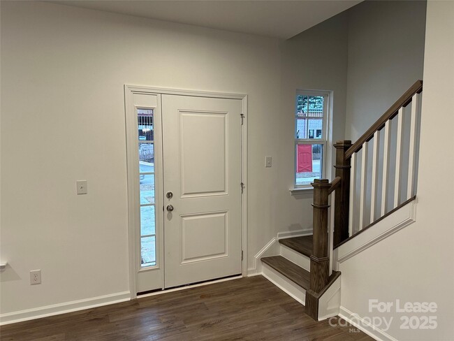 Foto del edificio - 1872 Teachers House Rd NW