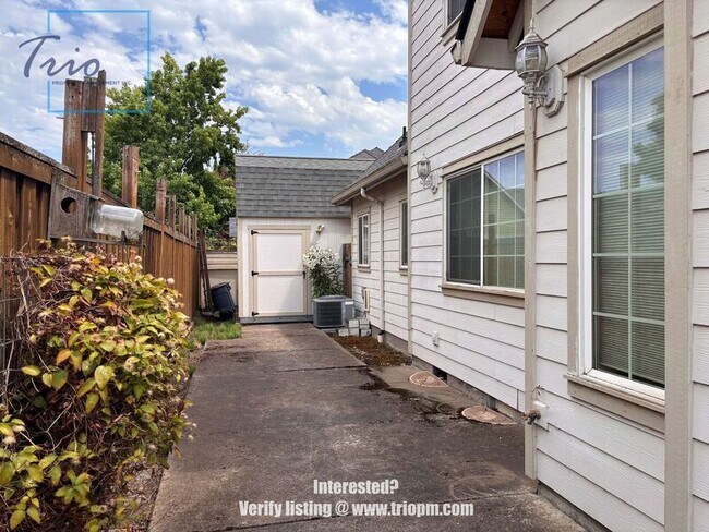 Building Photo - 3365 Gilham Rd