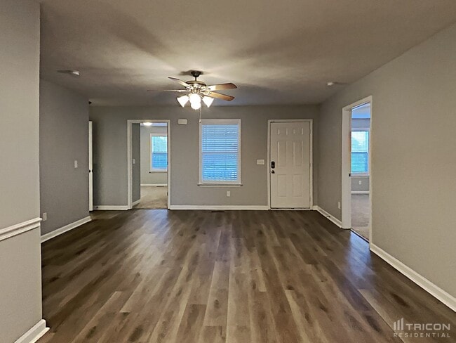 Building Photo - 1605 Mary Ct