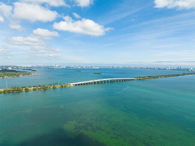 Foto del edificio - 2900 NW 7th Ave