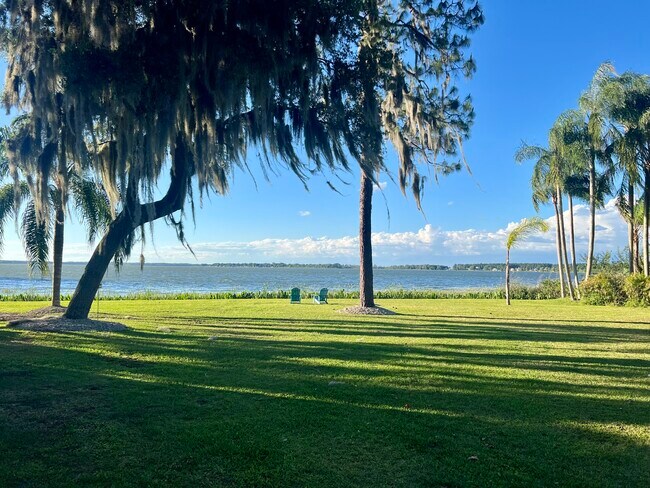 Foto del edificio - 33911 Shady Acres Rd