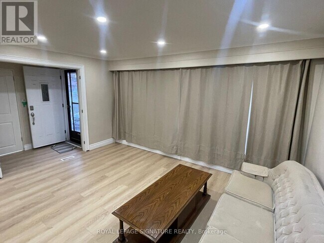 Photo du bâtiment - 67 Hart Ave