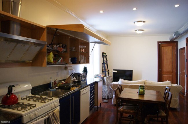 Building Photo - 3 br, 3.5 bath  - 2868 N Lincoln Ave 3