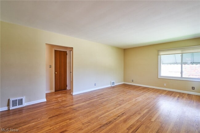 Building Photo - 2620 Mogadore Rd
