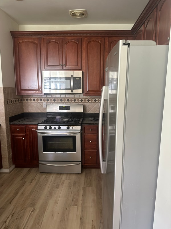 Building Photo - 871 Parkland Pl