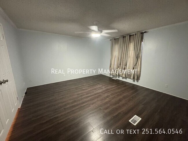 Foto del edificio - 4131 Oak Ridge Ave