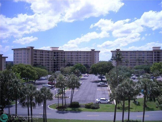 Foto del edificio - 2650 S Course Dr
