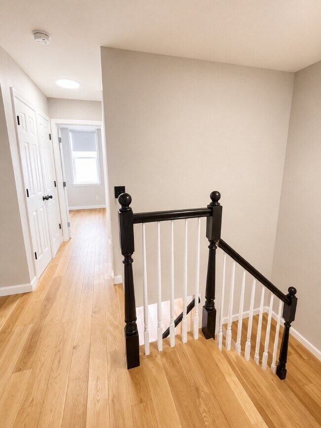 Foto del edificio - 224 N Patterson Park Ave