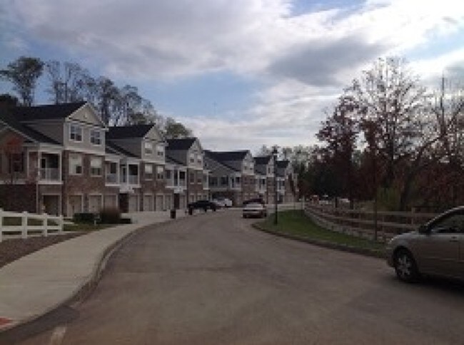 Foto del edificio - 502 Waterview Ct