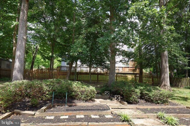 Building Photo - 9606 Oakington Dr