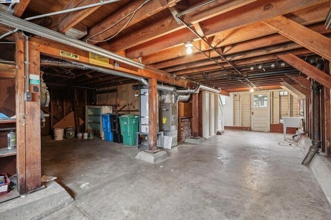 Building Photo - 1950 34th Ave