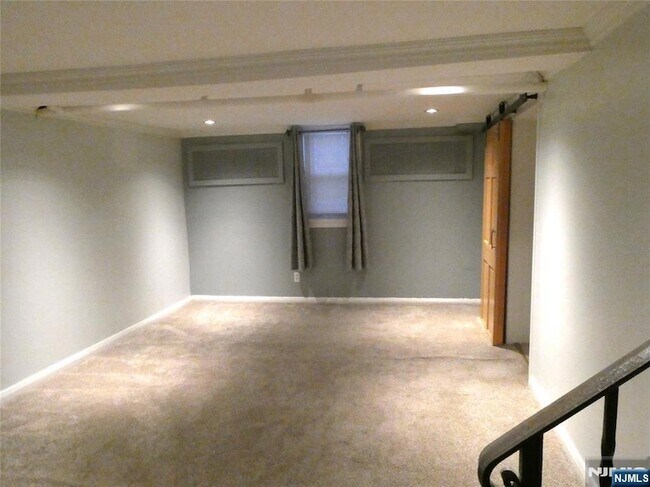 Foto del edificio - 355 Elm St