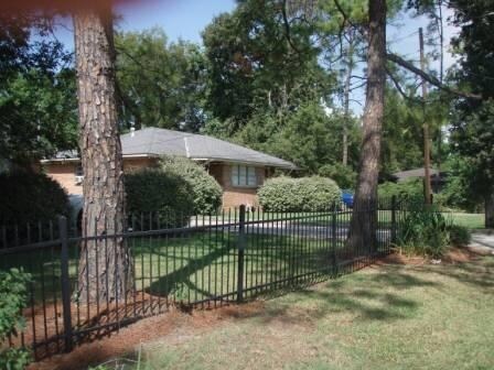 Front Yard View - Stadium View Apartments