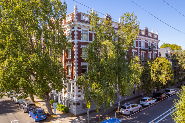 Exterior - Tudor Arms Apartments