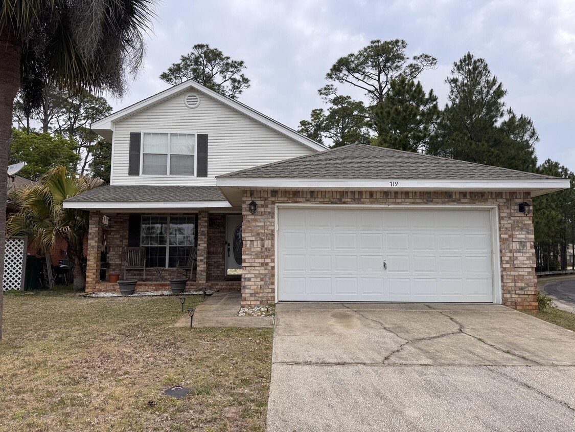Foto principal - 719 Marsh Harbor Dr