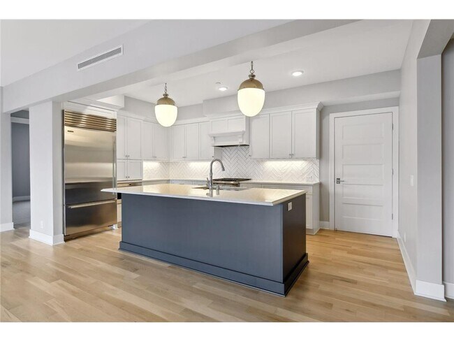 Foto del edificio - 222 Ferndale Rd S