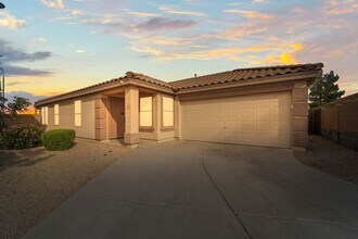 Building Photo - 1021 S Bogle Ct