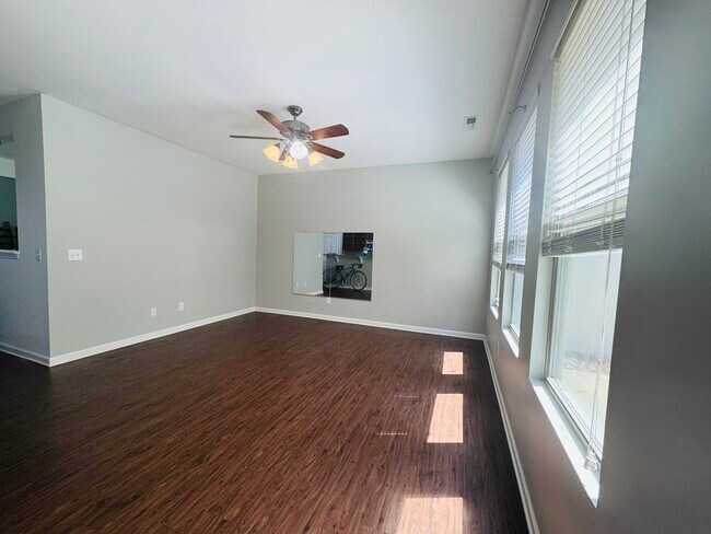 Foto del edificio - 126 Holly Berry Ln