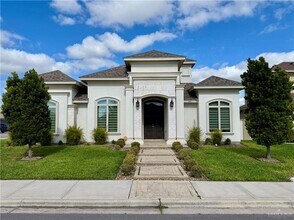 Building Photo - 17 West Dr