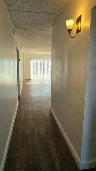 Foto del edificio - 1501 Crescent Cir