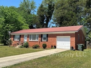 Building Photo - 4810 Lumary Cir