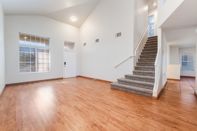 Building Photo - Darling 3-Bedroom with a Loft in Silverado...