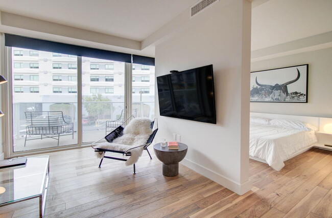 Building Photo - 4422 N 75th St